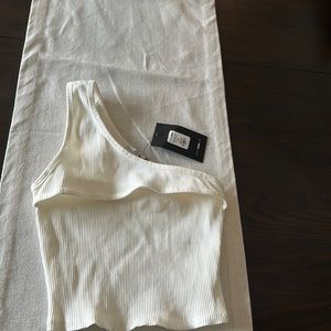 One shoulder cut out crop top